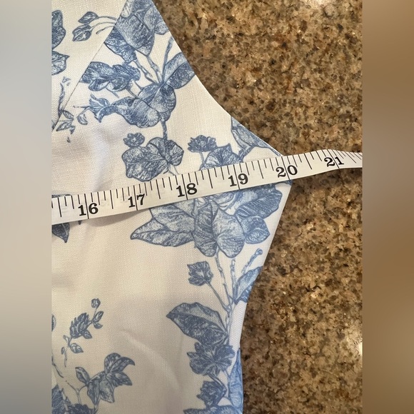 COMMENSE Floral Print Decor Pocket Dress
COLOR Blue Size XL sold out online NWT - Picture 8 of 11